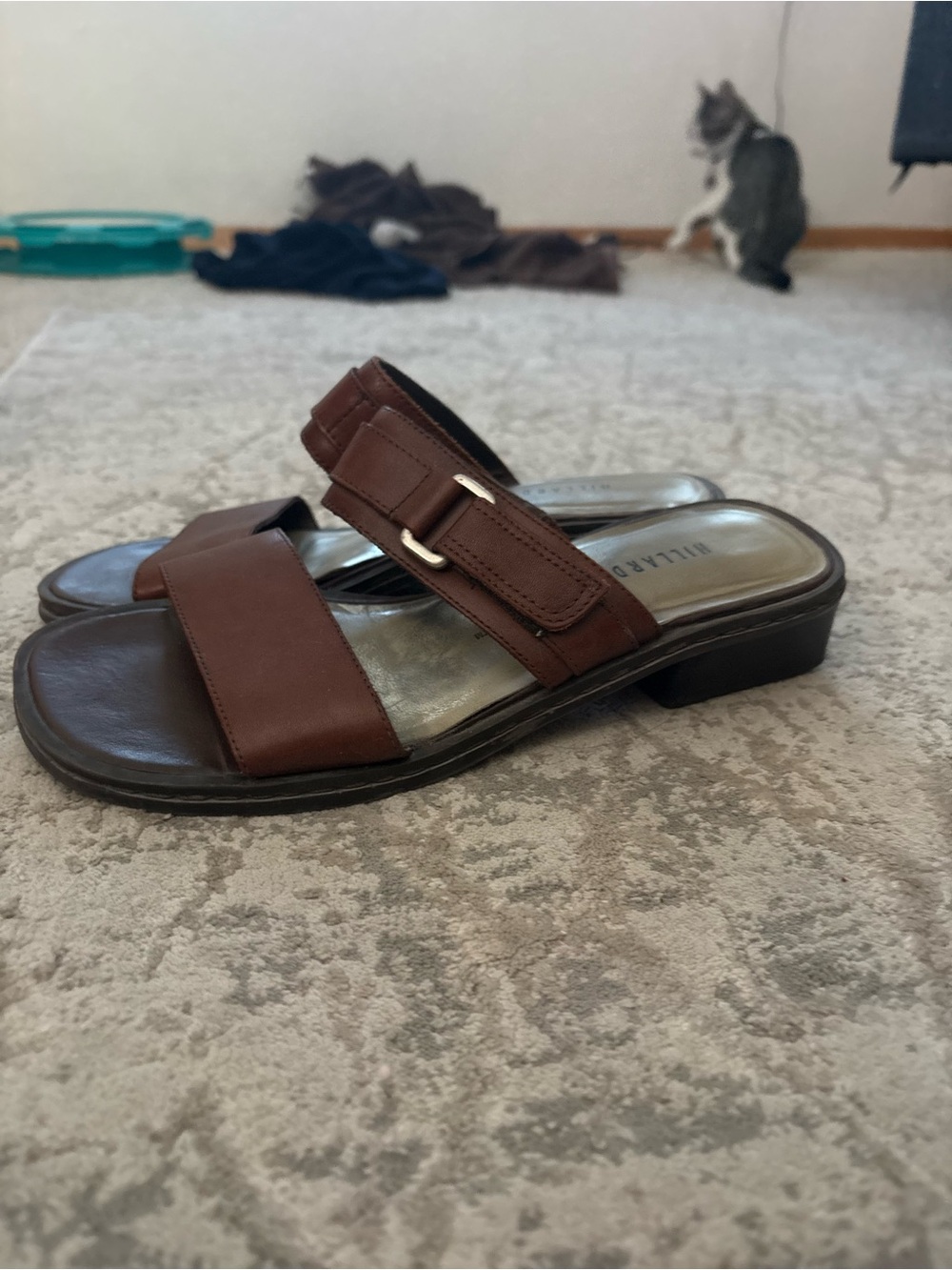 Hillard & Hanson Brown Leather Slide Sandals